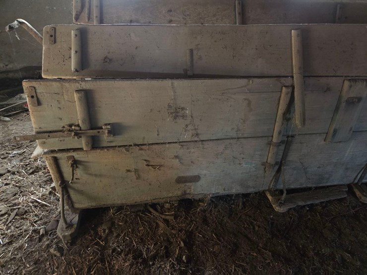 wooden-buck-board-wagon-image-2