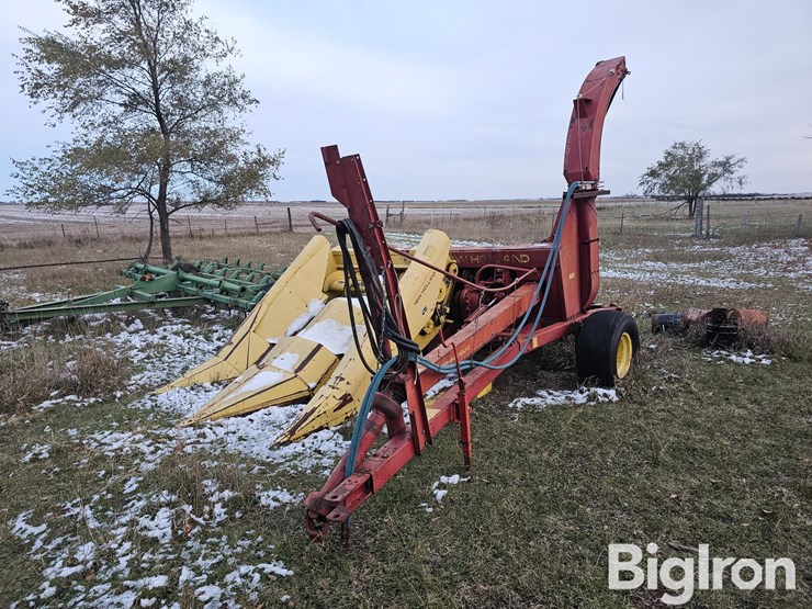 new-holland-890-image-1