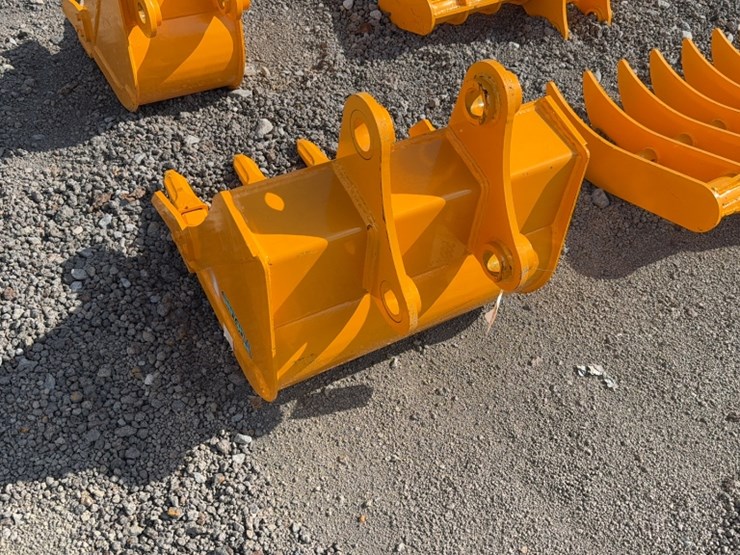 caterpillar-305-image-3