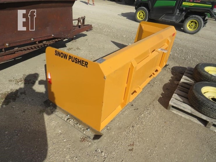 sp-07-skidloader-snow-push-image-2