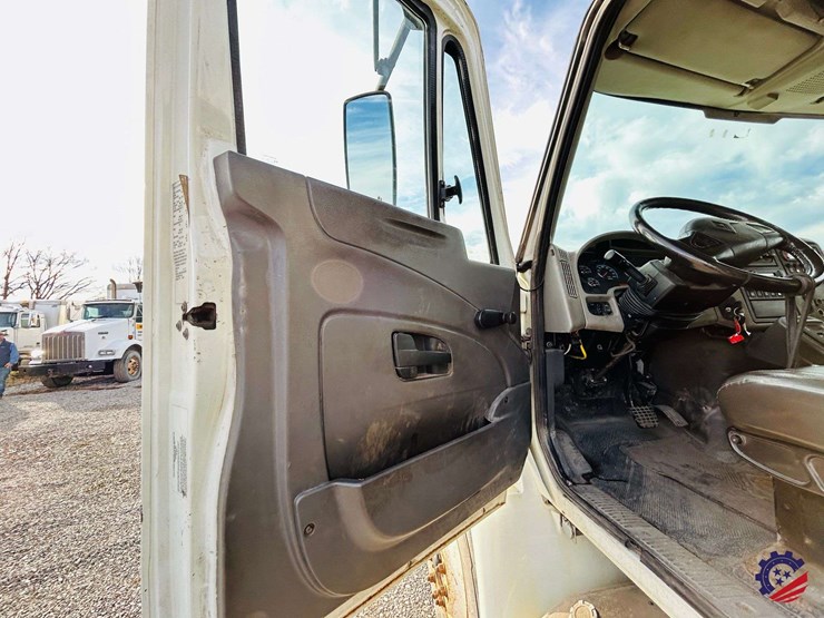 2013-international-durastar-4400-image-68
