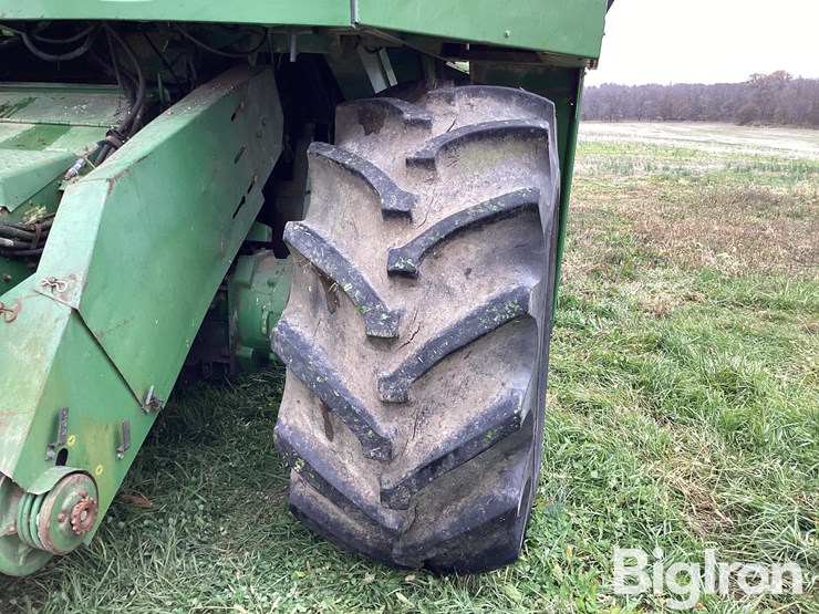 1983-john-deere-8820-image-19