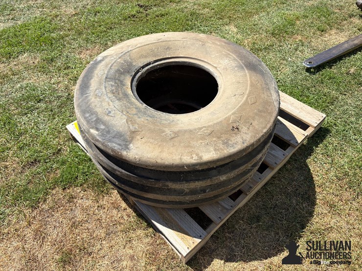 16.5l-16.1-tire-image-1