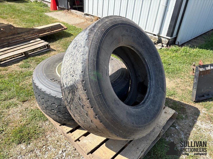 unverferth-8x8-rim-w/-425/65r22.5-tire-&-spare-image-5