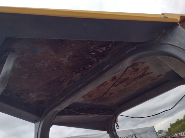 2005-deere-650j-lgp-image-13