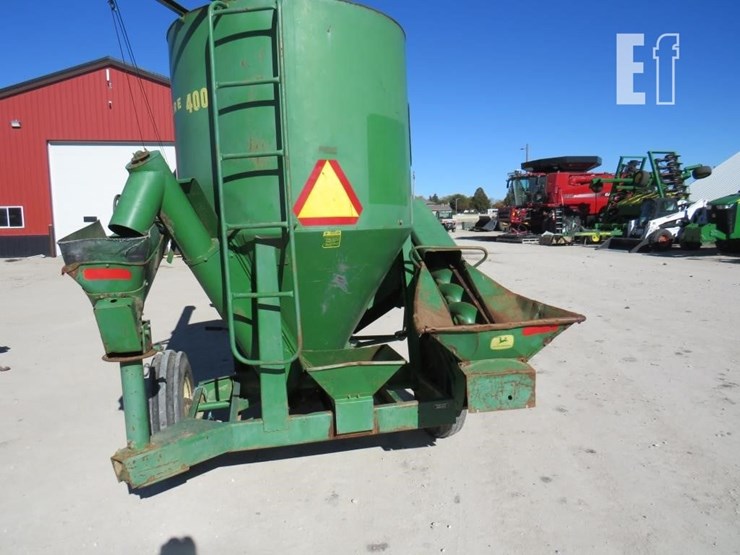 john-deere-400-image-4