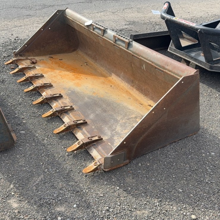 #2002 • BOBCAT 86" SKID STEER TOOTH BUCKET