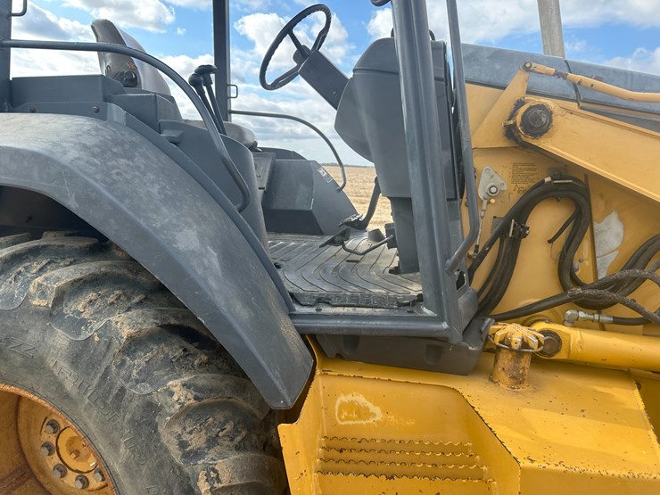 deere-310sg-image-54