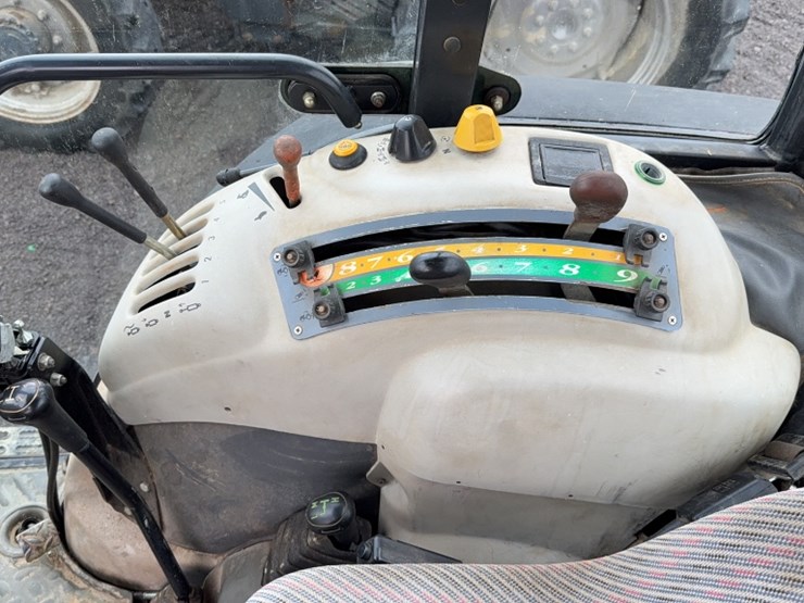 massey-ferguson-2220-image-16