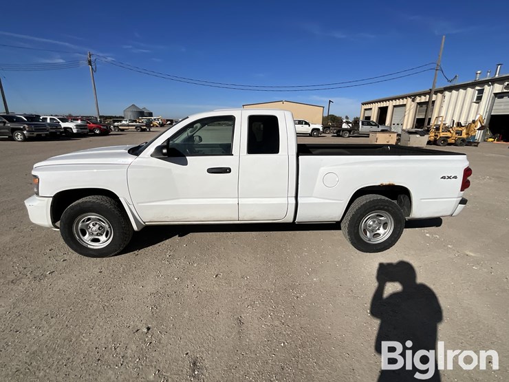 2010-dodge-dakota-image-8