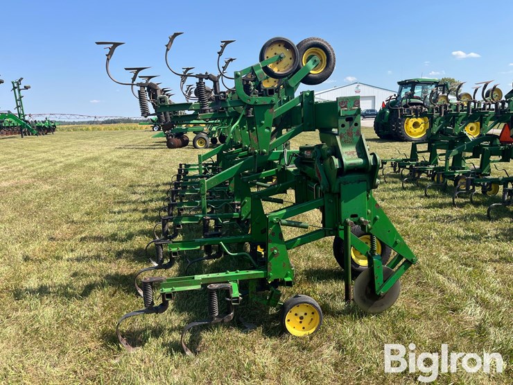 john-deere-845-image-4