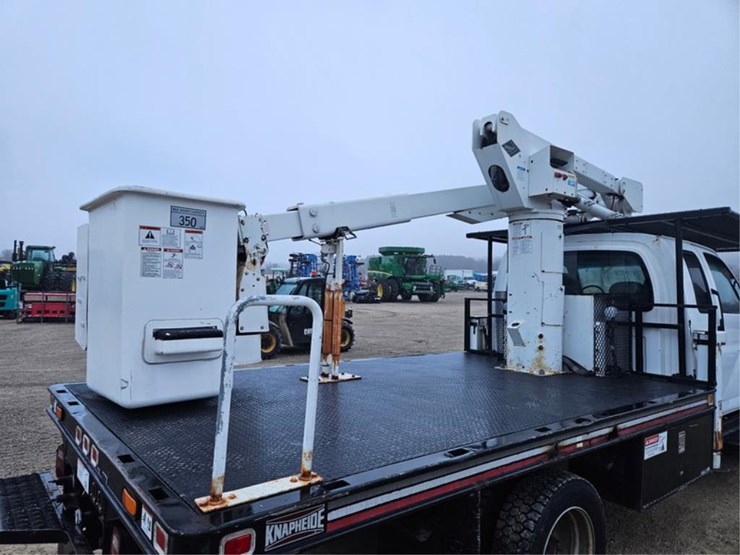 #3284-•-2003-gmc-c5500-aerial-truck-image-11