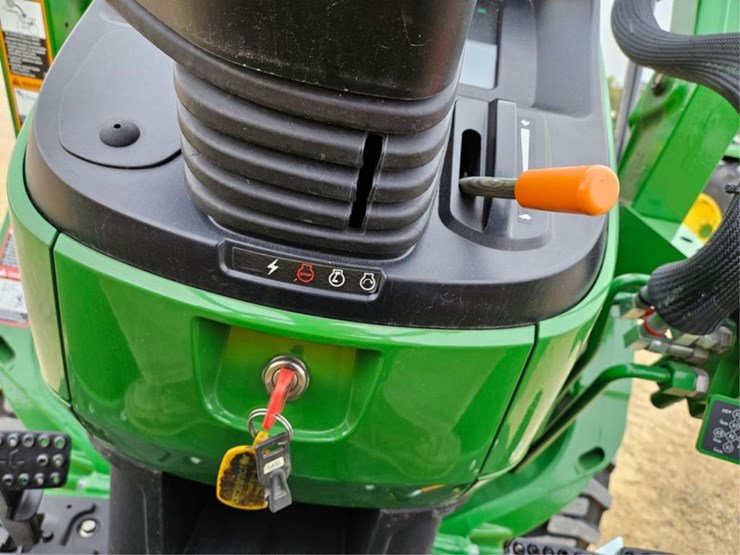 #3081-•-john-deere-4052-4x4-tractor/-400e-loader-image-34