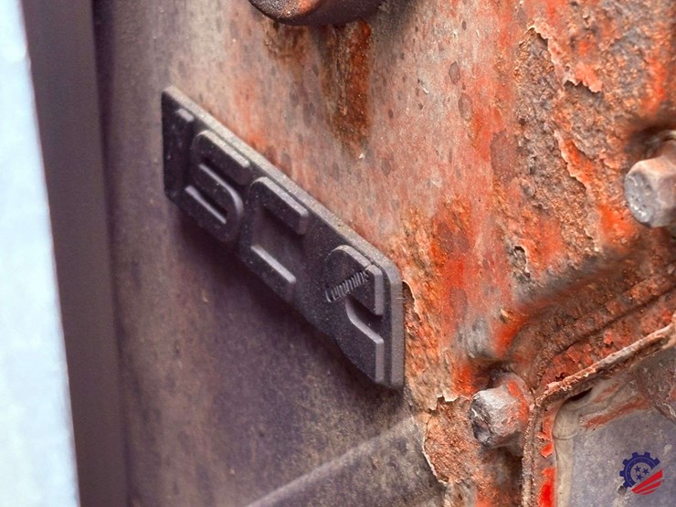 2009-freightliner-m2-106-image-25