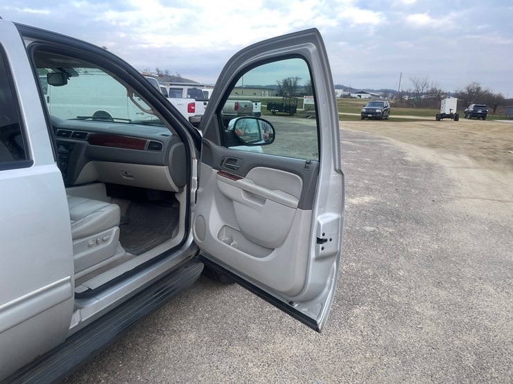 2010-gmc-yukon-image-27