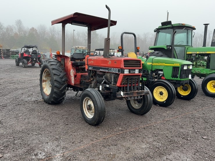 #3045-•-case-485-tractor-image-3