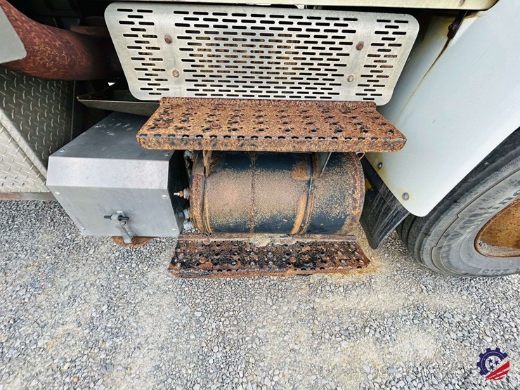 2013-international-durastar-4400-image-47