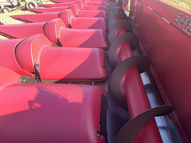 2011-case-ih-3412-image-3