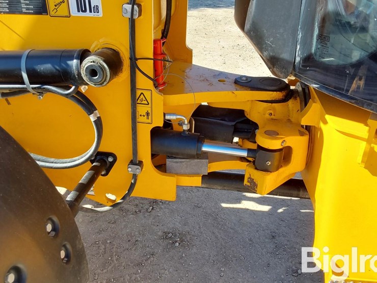 2021-jcb-409-image-9