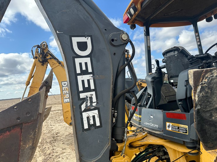 deere-310sj-image-16