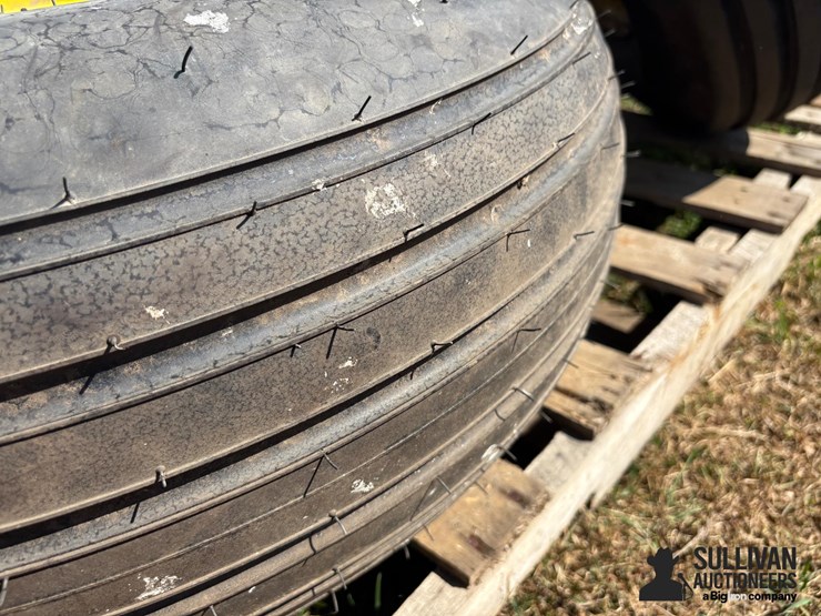 john-deere-rims-w/-tires-image-17