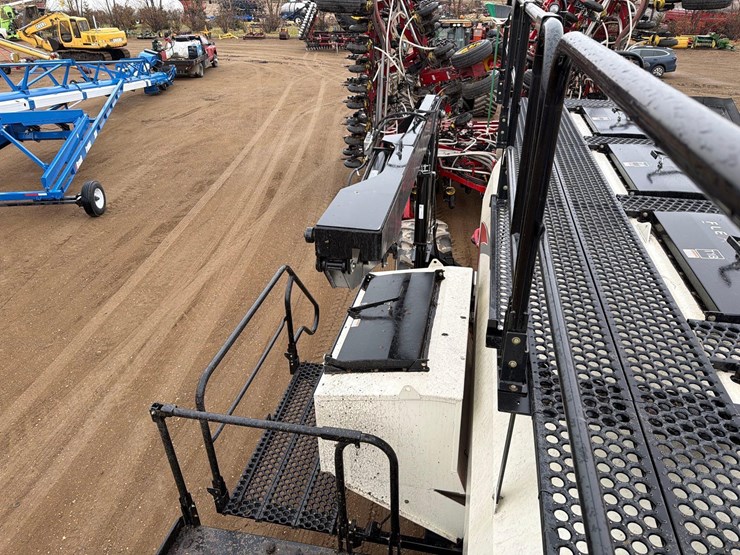 2016-bourgault-3320-66-image-66