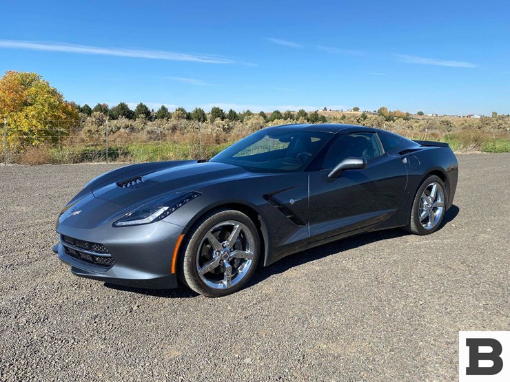 2014-chevrolet-corvette-stingray-coupe-image-1