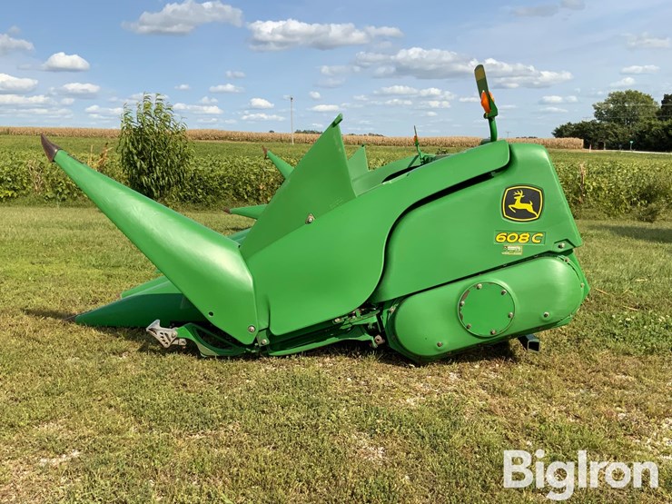 2010-john-deere-608c-image-9