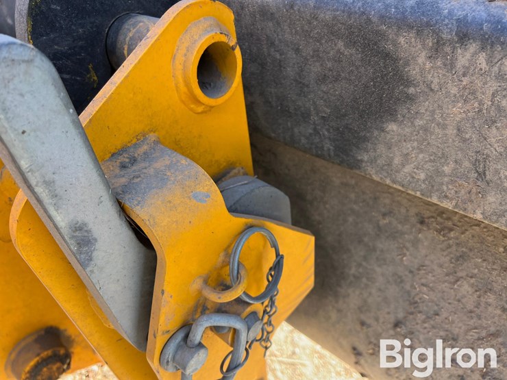 2020-jcb-542-70ag+-telehandler-image-19