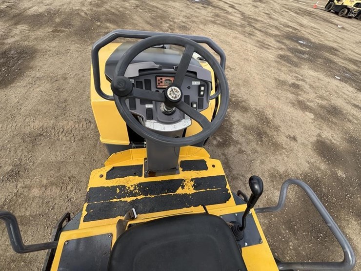 2015-dynapac-cc1200-image-19