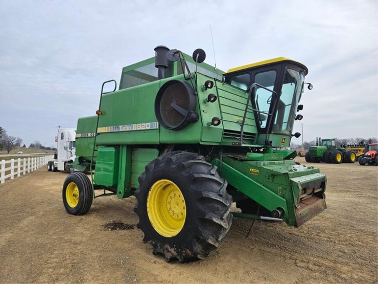john-deere-8820-image-7