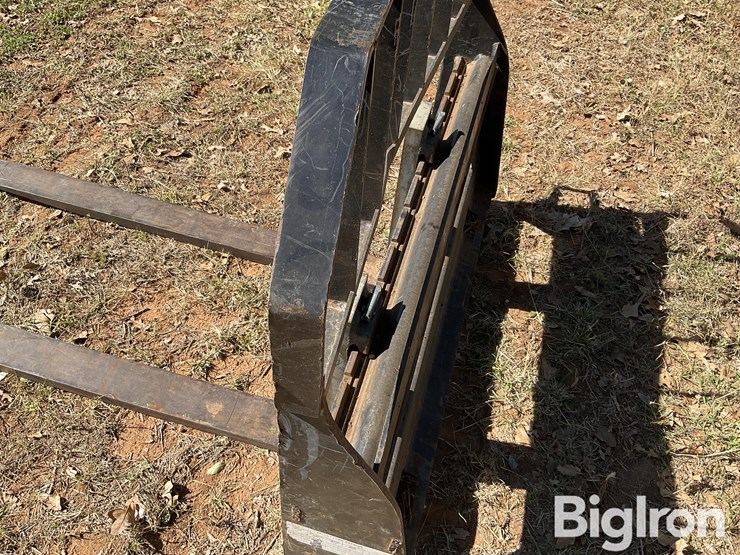 john-deere-worksite-pro-pallet-fork-skid-steer-attachment-image-9