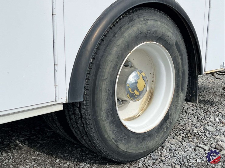 2013-ford-f750-image-8