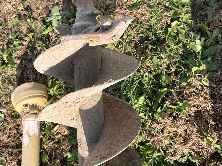 farm-star-9"-post-hole-digger-image-14