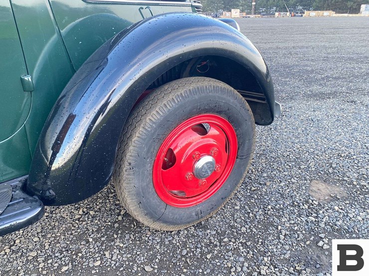 1940-international-d5-30-flatbed-truck-image-25