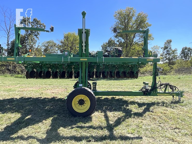 2021-john-deere-1745-image-8