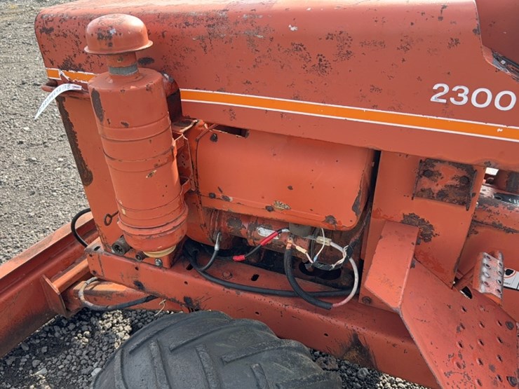 ditch-witch-2300-image-12