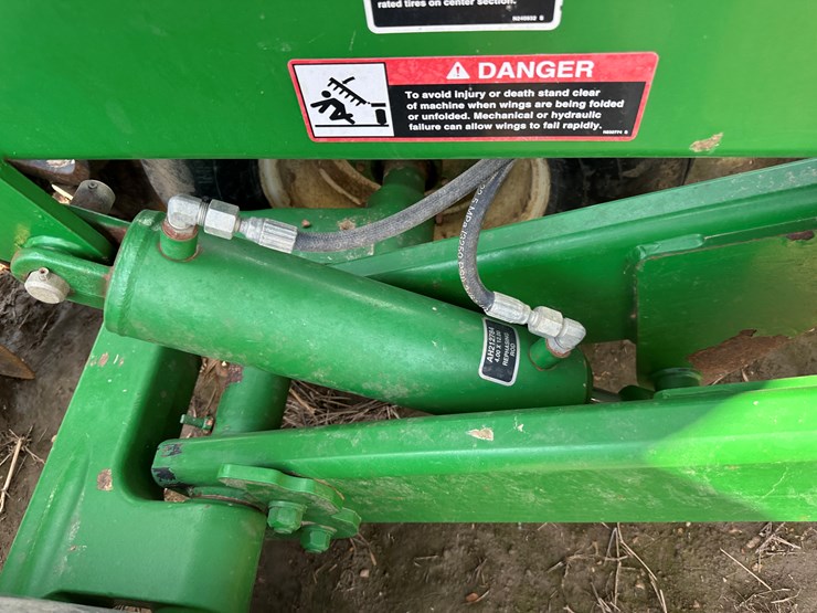 john-deere-2623-image-14