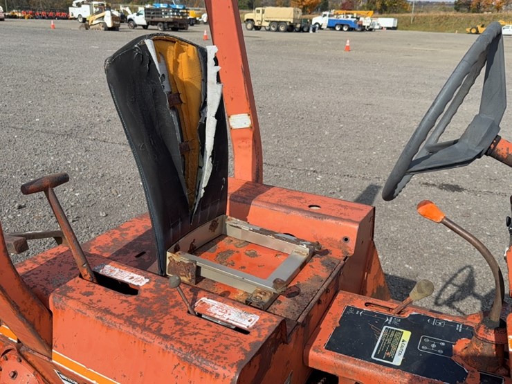 ditch-witch-2300-image-7