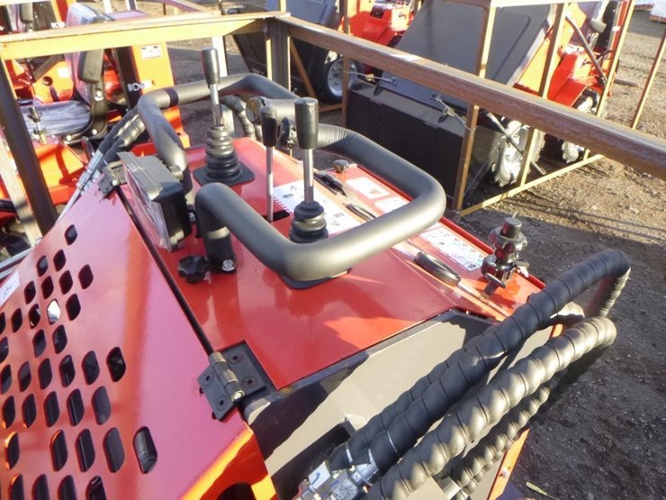 2025-agt-ysrt14-skid-steer-track-loader-image-14