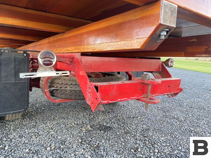 1940-international-d5-30-flatbed-truck-image-19