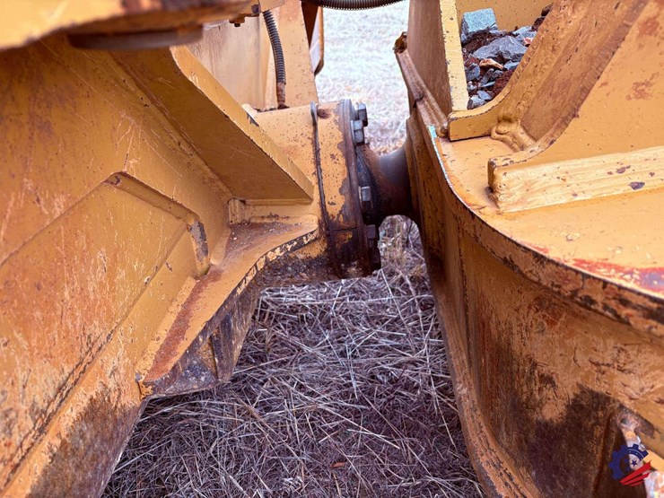 2019-caterpillar-d6t-xw-image-16