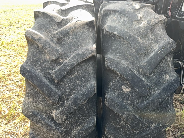 case-ih-magnum-335-image-15