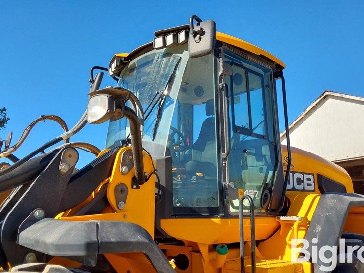 2017-jcb-427-image-10