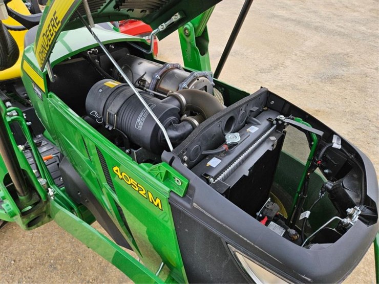 #3081-•-john-deere-4052-4x4-tractor/-400e-loader-image-14