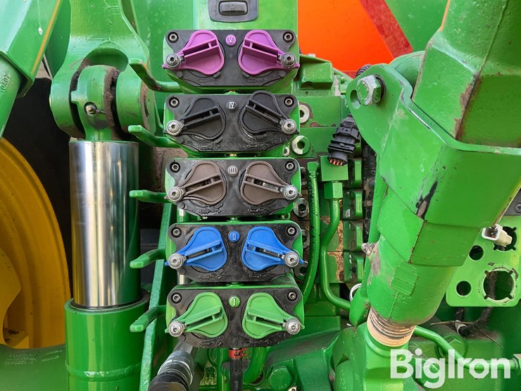 2010-john-deere-8295r-image-11