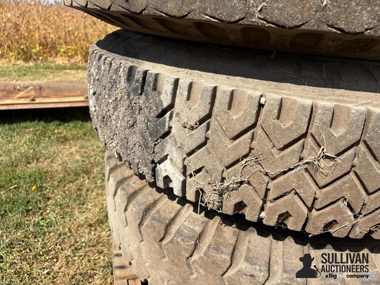 10.00-20-tires-image-11