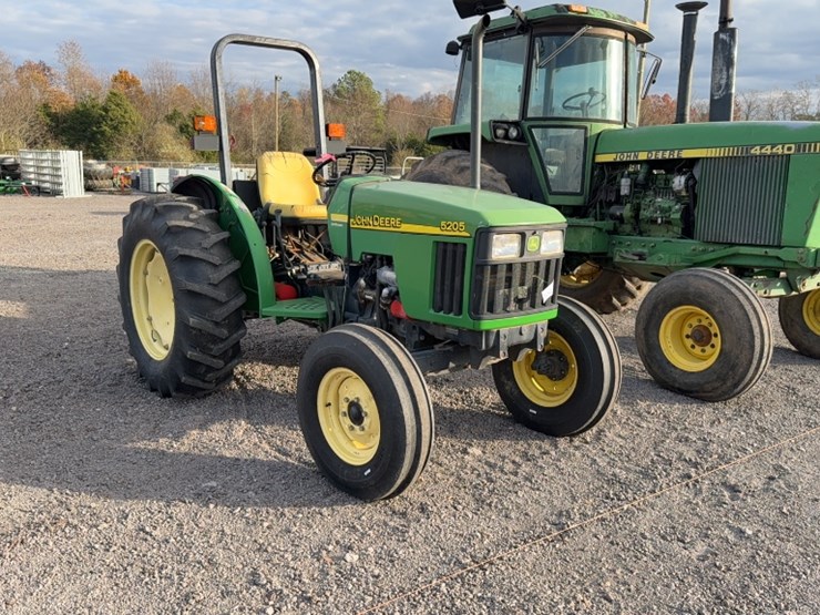 john-deere-5205-image-3