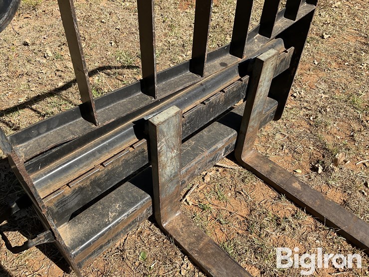 john-deere-worksite-pro-pallet-fork-skid-steer-attachment-image-11