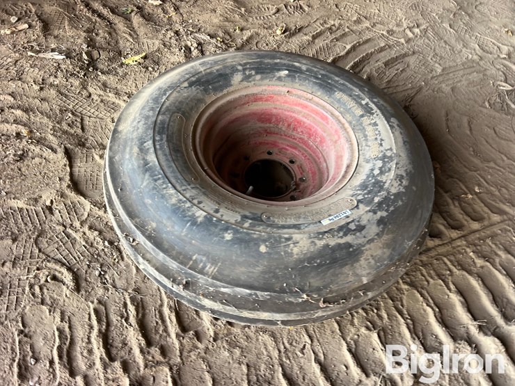 implement-10.00-16sl-tire-&-rim-image-5